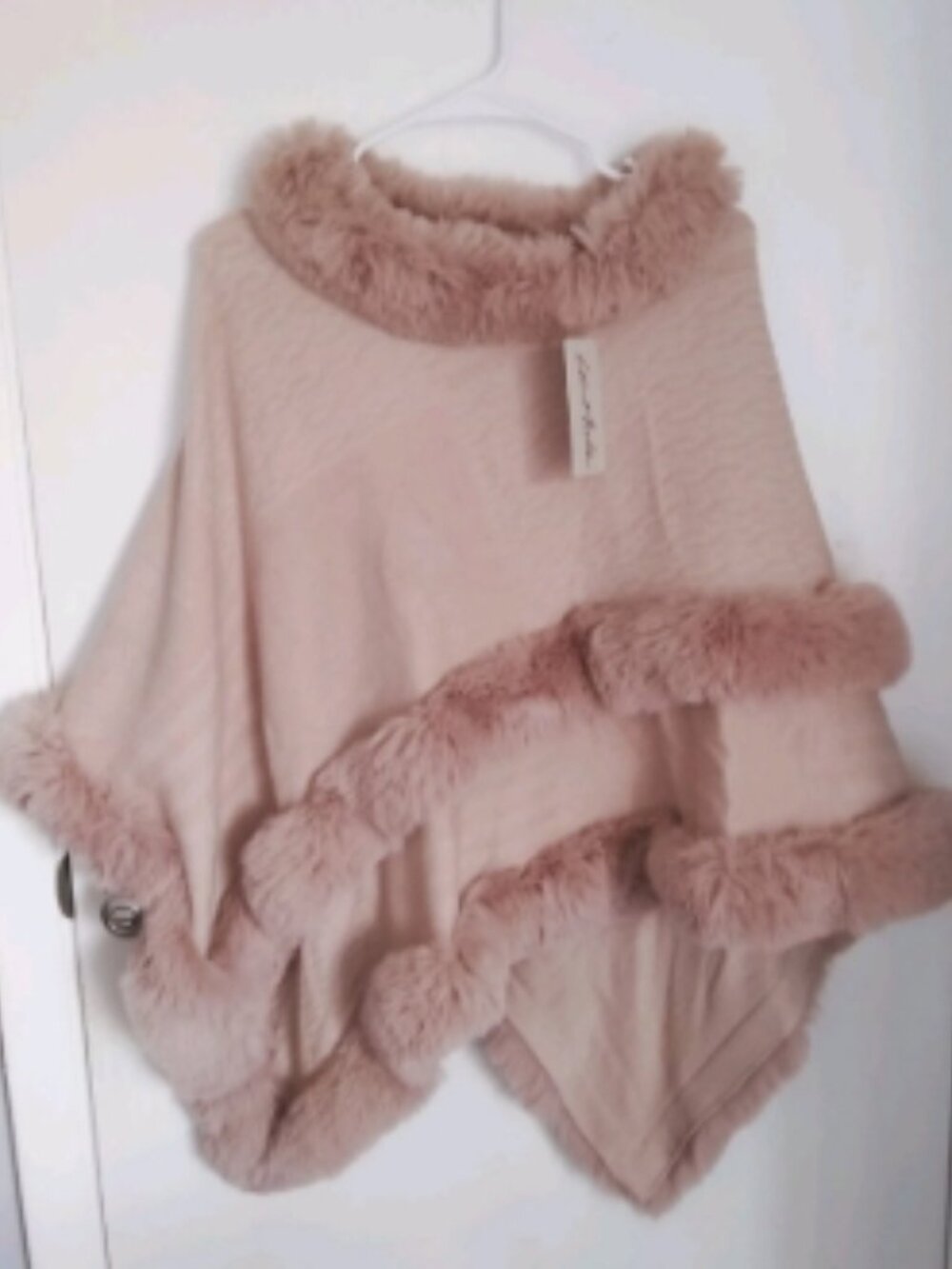 Le Moda One Size Pale Pink Faux Fur Cape Pancho New With Tag